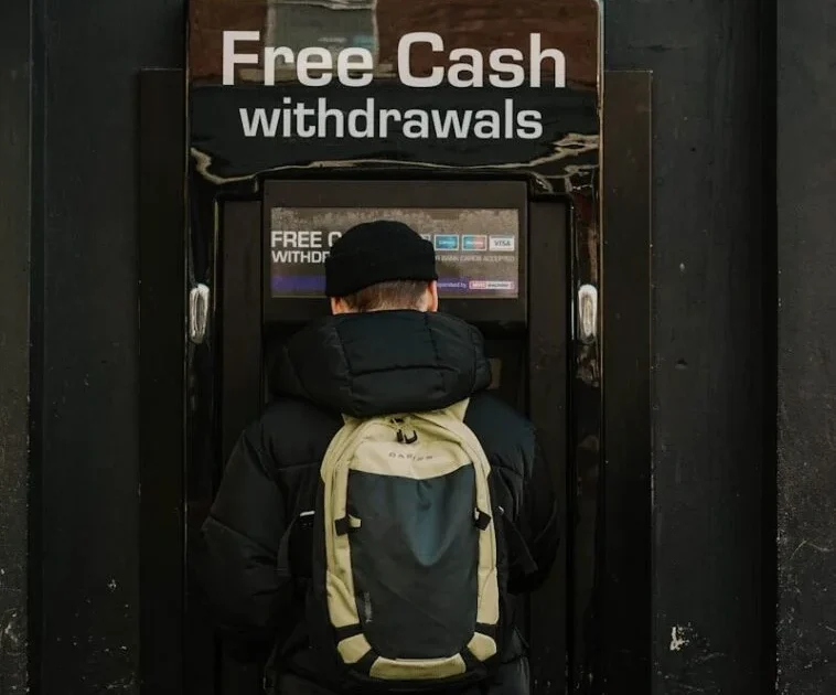 Legyenek ingyenesek a lakossági banki szolgáltatások!