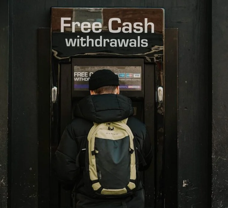 Legyenek ingyenesek a lakossági banki szolgáltatások!